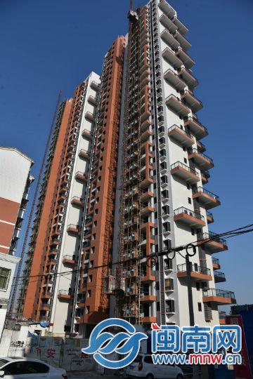 楼盘仍在建设中