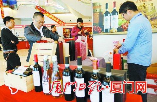 ▲厦门已成为中国第三大进口酒口岸。(资料图/本报记者张奇辉摄)